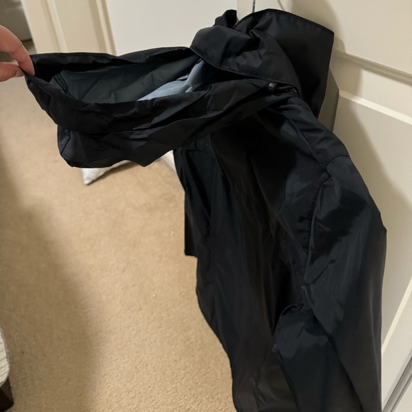 Women’s Columbia Lightweight Rain Jacket - Picture 4 of 5